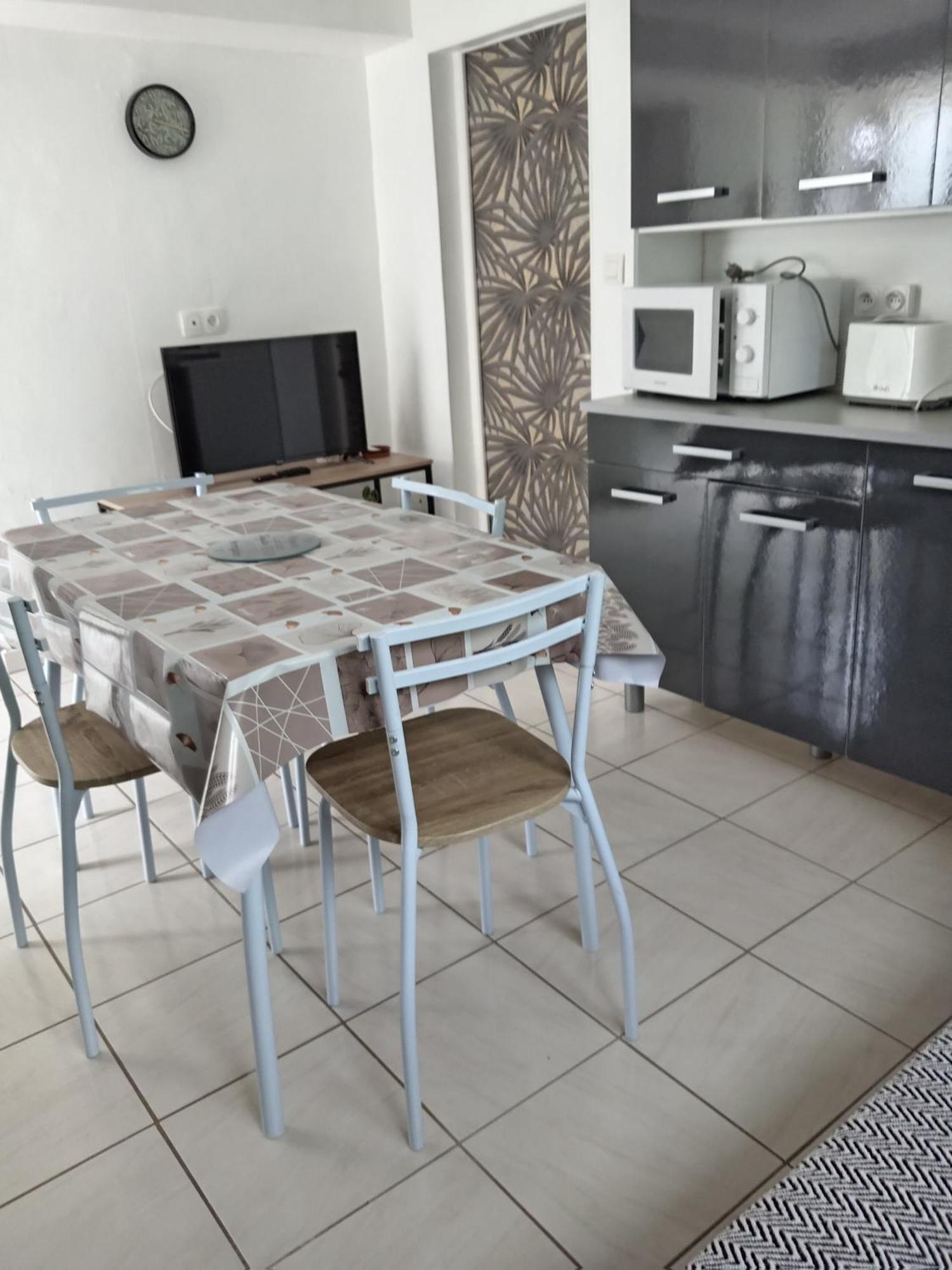 شقة Location Saisonniere Cozes المظهر الخارجي الصورة